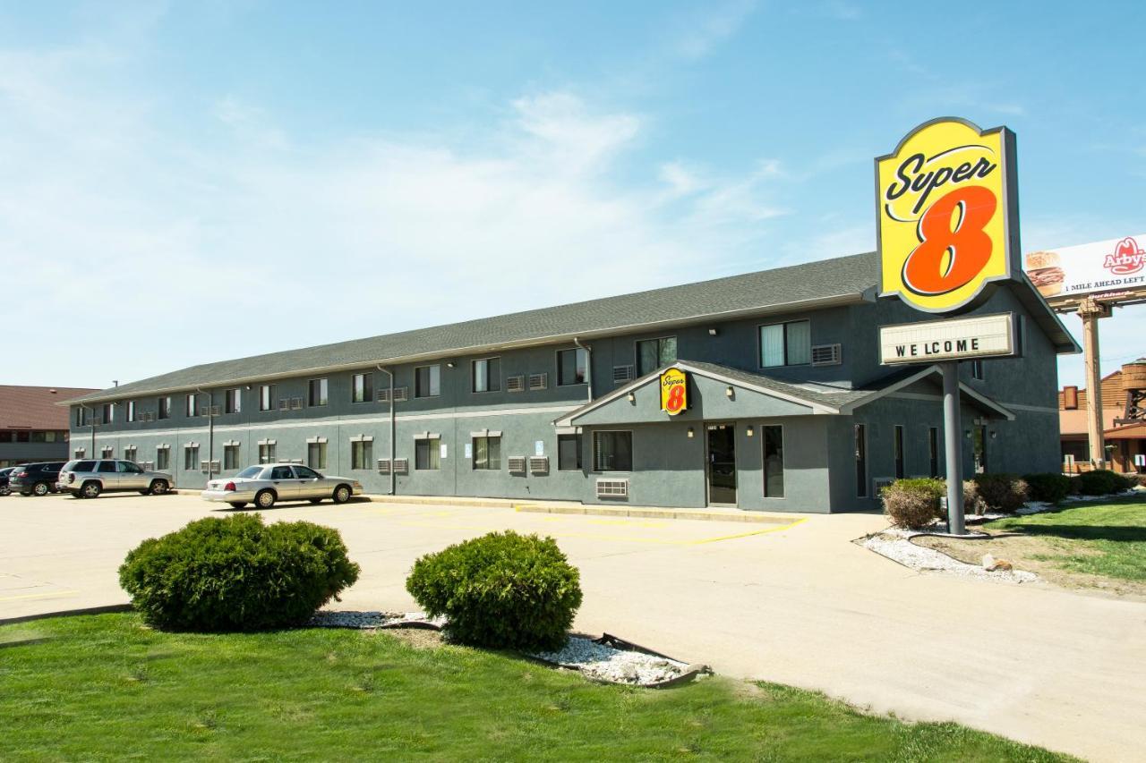Super 8 By Wyndham Michigan City Bagian luar foto